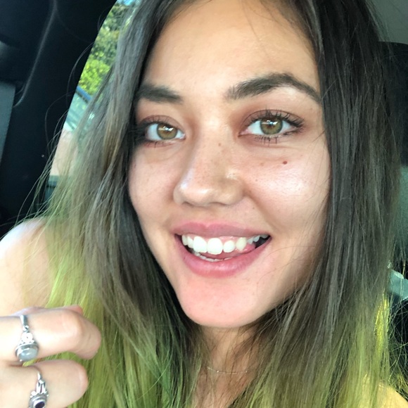 Meet your Posher, Christina - Picture 2 of 2